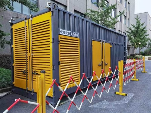 图木舒克如何使用转速表检查发动机的转速？