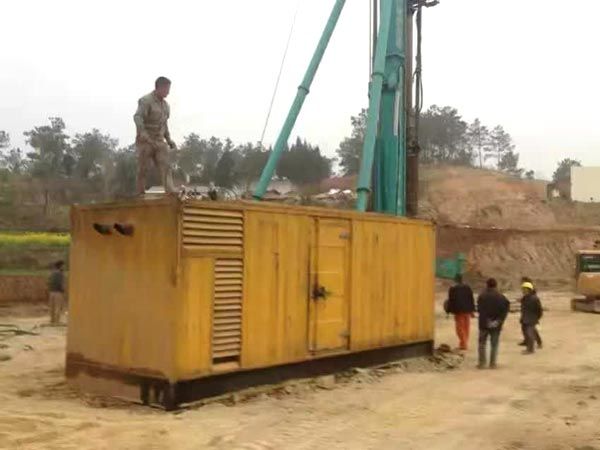 图木舒克如何判断水冷式机油散热器密封件是否需要更换？